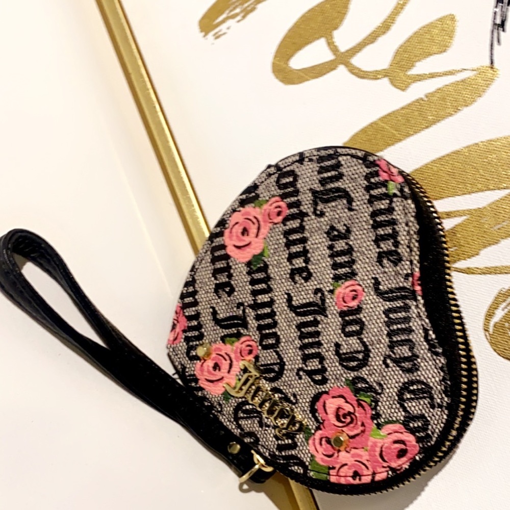 Juicy couture a heart shaped purse